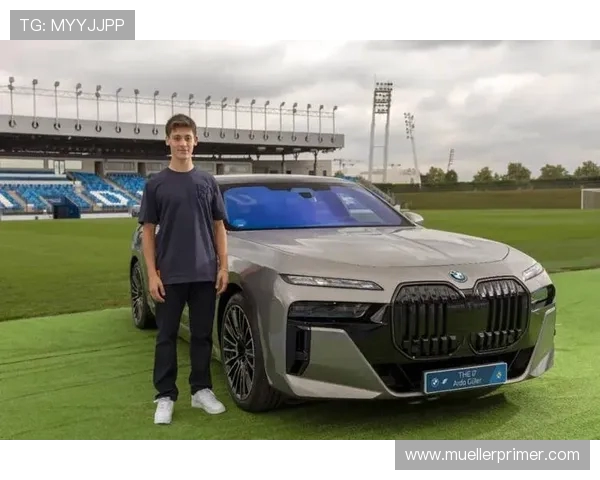 皇马球员领取宝马官方用车 i7与XM车型成为新宠 皇马球员领取宝马官方用车 i7与XM车型成为新宠